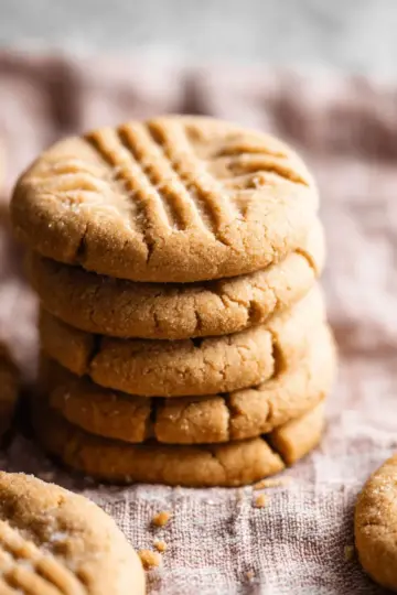 Soft & Thick Peanut Butter Cookies