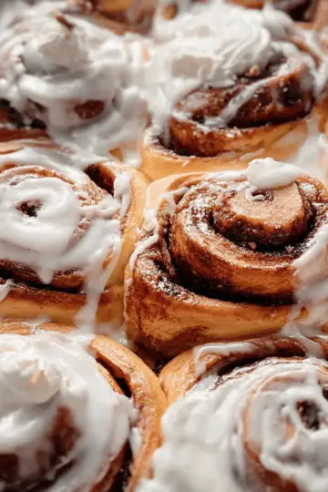 Gingerbread Cinnamon Rolls