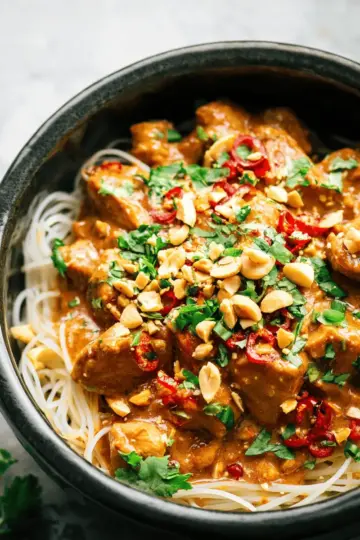 Slow Cooker Thai Peanut Chicken