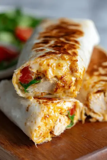 Cheesy Garlic Chicken Wraps
