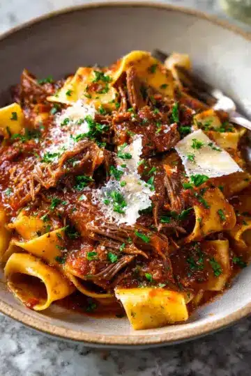 Slow Cooked Shredded Beef Ragu Pasta