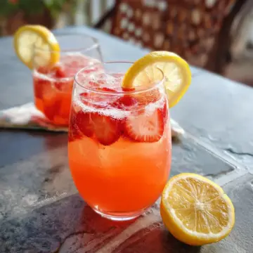 Peach Strawberry Lemonade